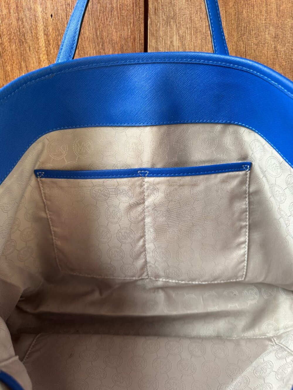 Michael Kors Jet Set Travel Large Top Zip Leather Royal Blue Tote Bag w/Charm - Picture 8 of 16